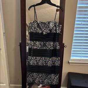 Maggy London Black and White Strapless Floral Dress with Spaghetti Straps